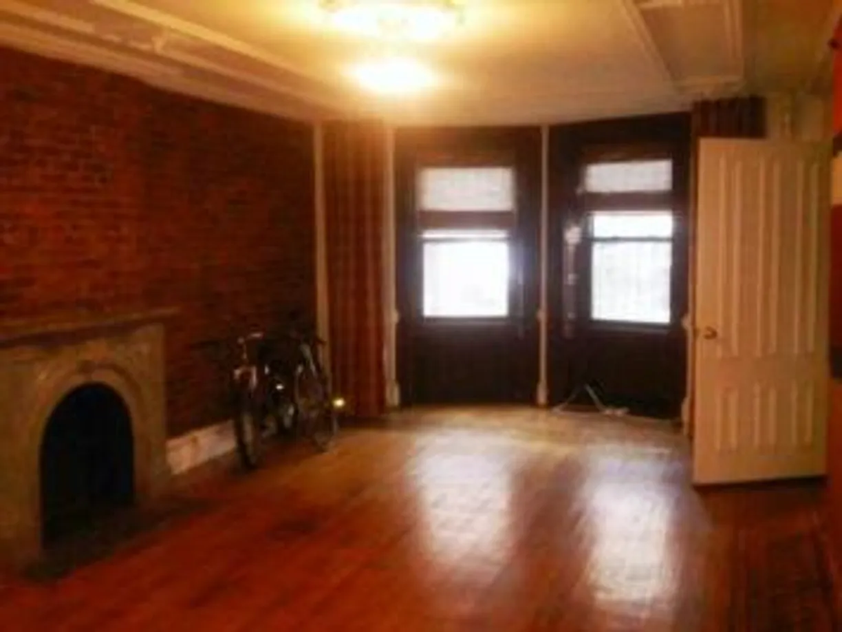 New York City Real Estate | View 154 6th Avenue, garden | 1 Bed, 1 Bath