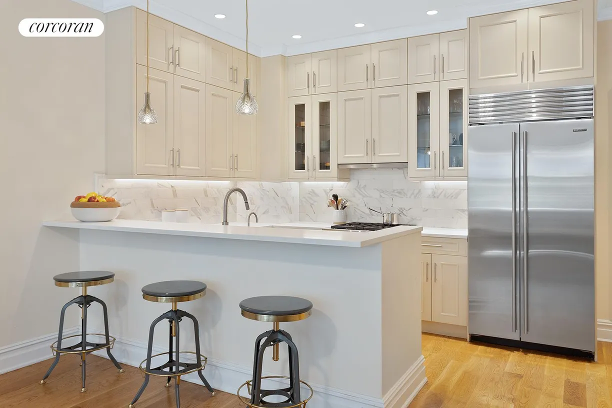 New York City Real Estate | View 105 8th Avenue, 6 | room 2