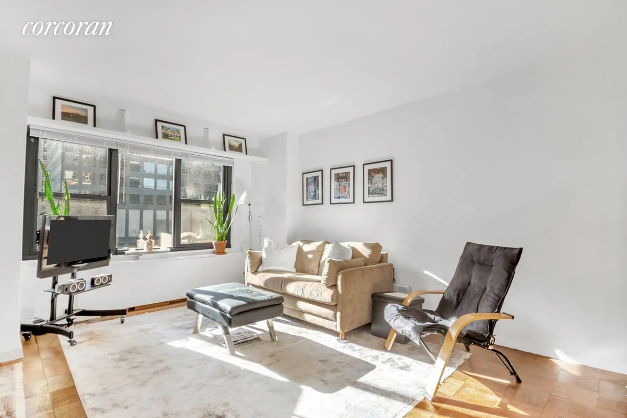 New York City Real Estate | View 220 East 57th Street, 17-H | 1 Bath