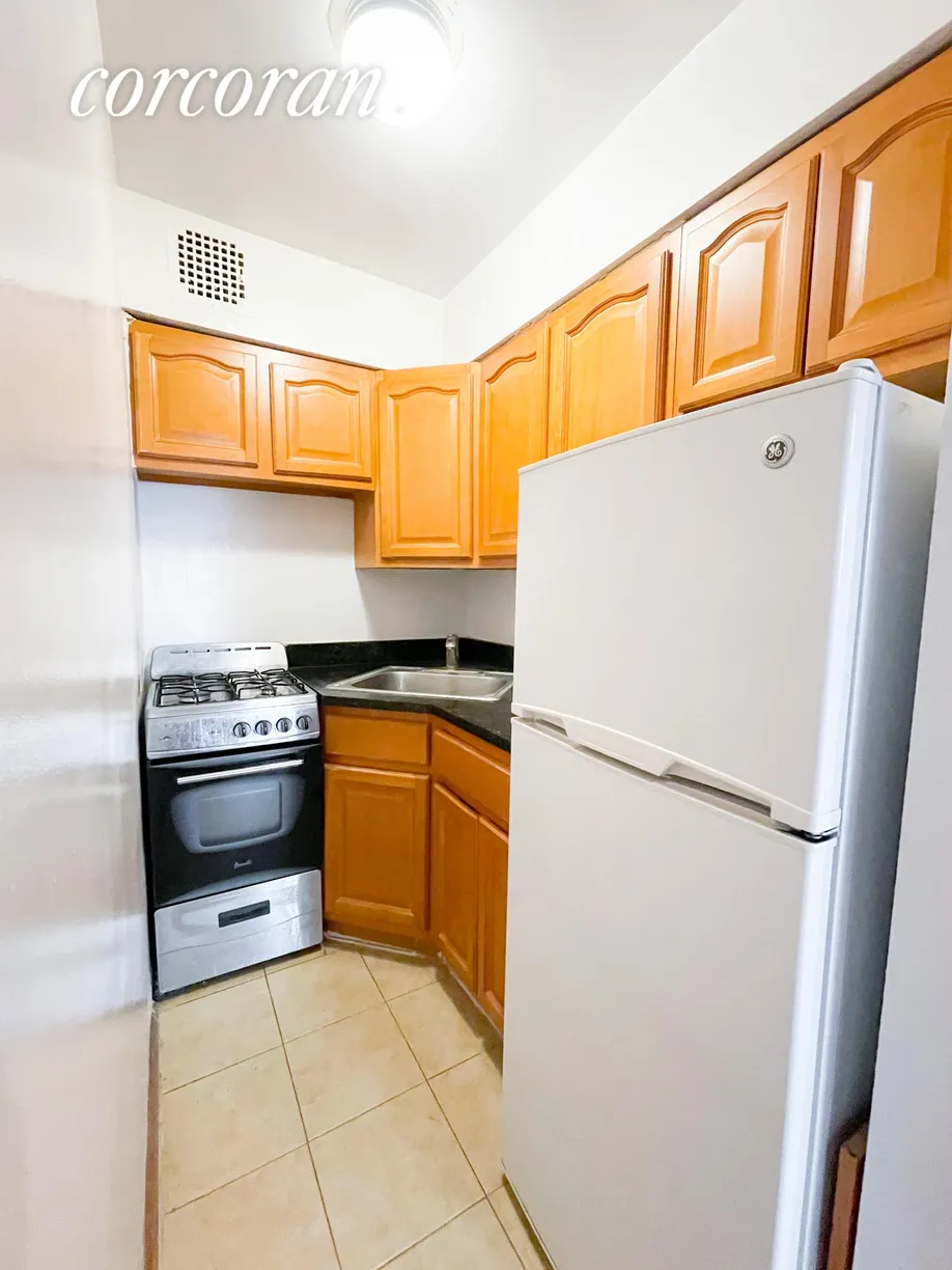 New York City Real Estate | View 127 West 81st Street, B | room 2