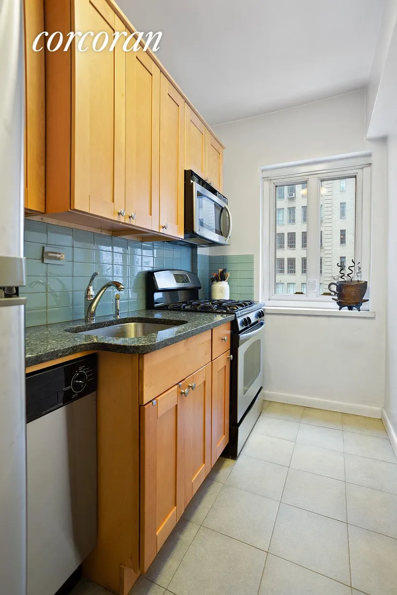 New York City Real Estate | View 333 West 57th Street, 408 | room 2