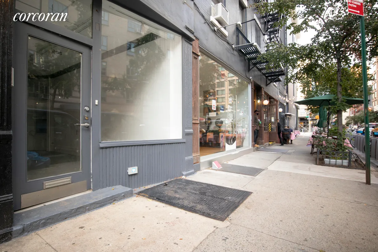 New York City Real Estate | View 205 West 20th Street, Storefront | room 1