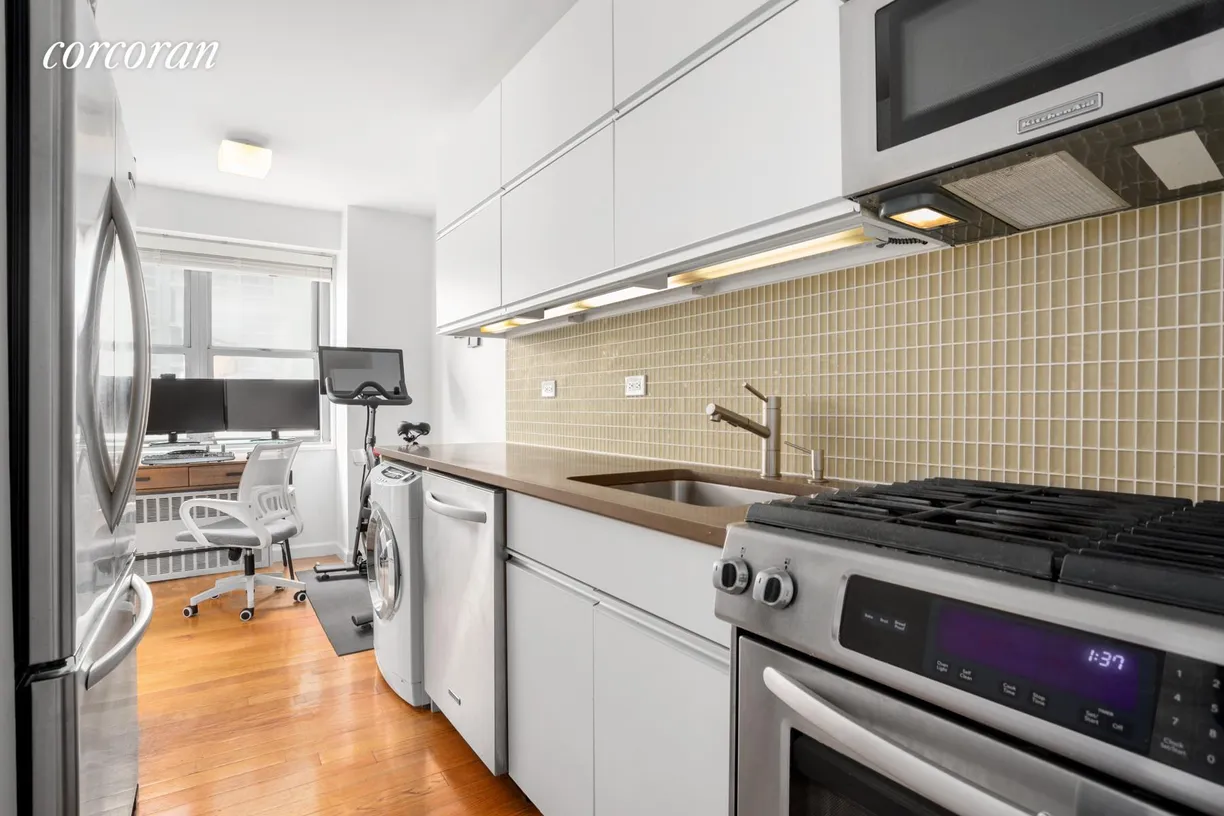 New York City Real Estate | View 100 West 93rd Street, 11B | room 1