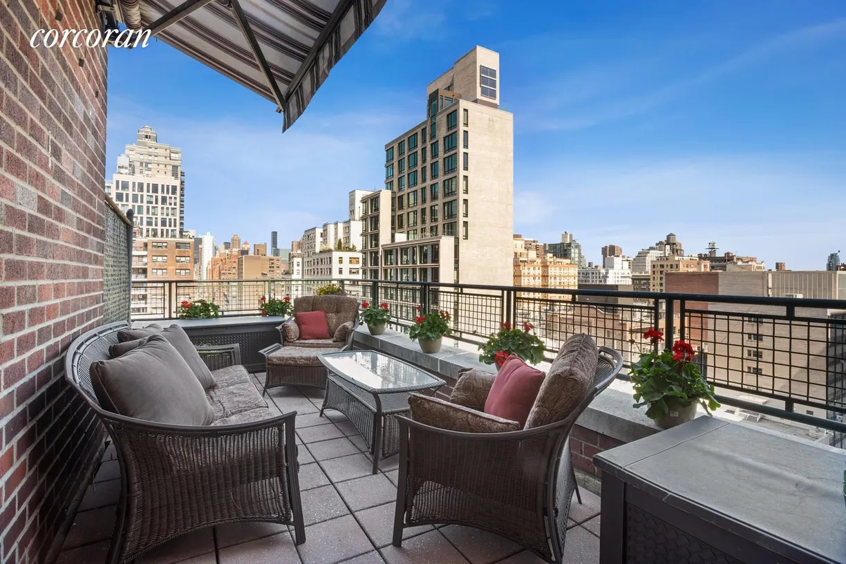 New York City Real Estate | View 32 Gramercy Park South, 14G | room 1