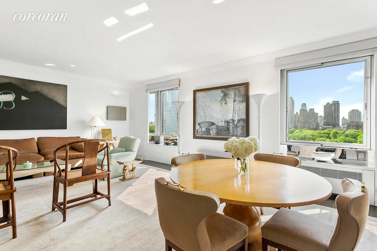 New York City Real Estate | View 825 Fifth Avenue, 13B | Living Room