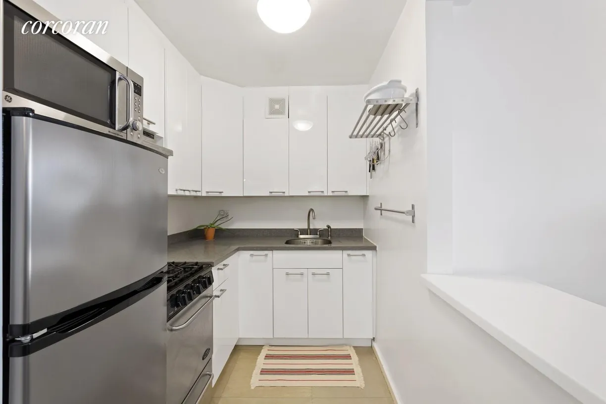 New York City Real Estate | View 400 East 17th Street, 602 | Kitchen