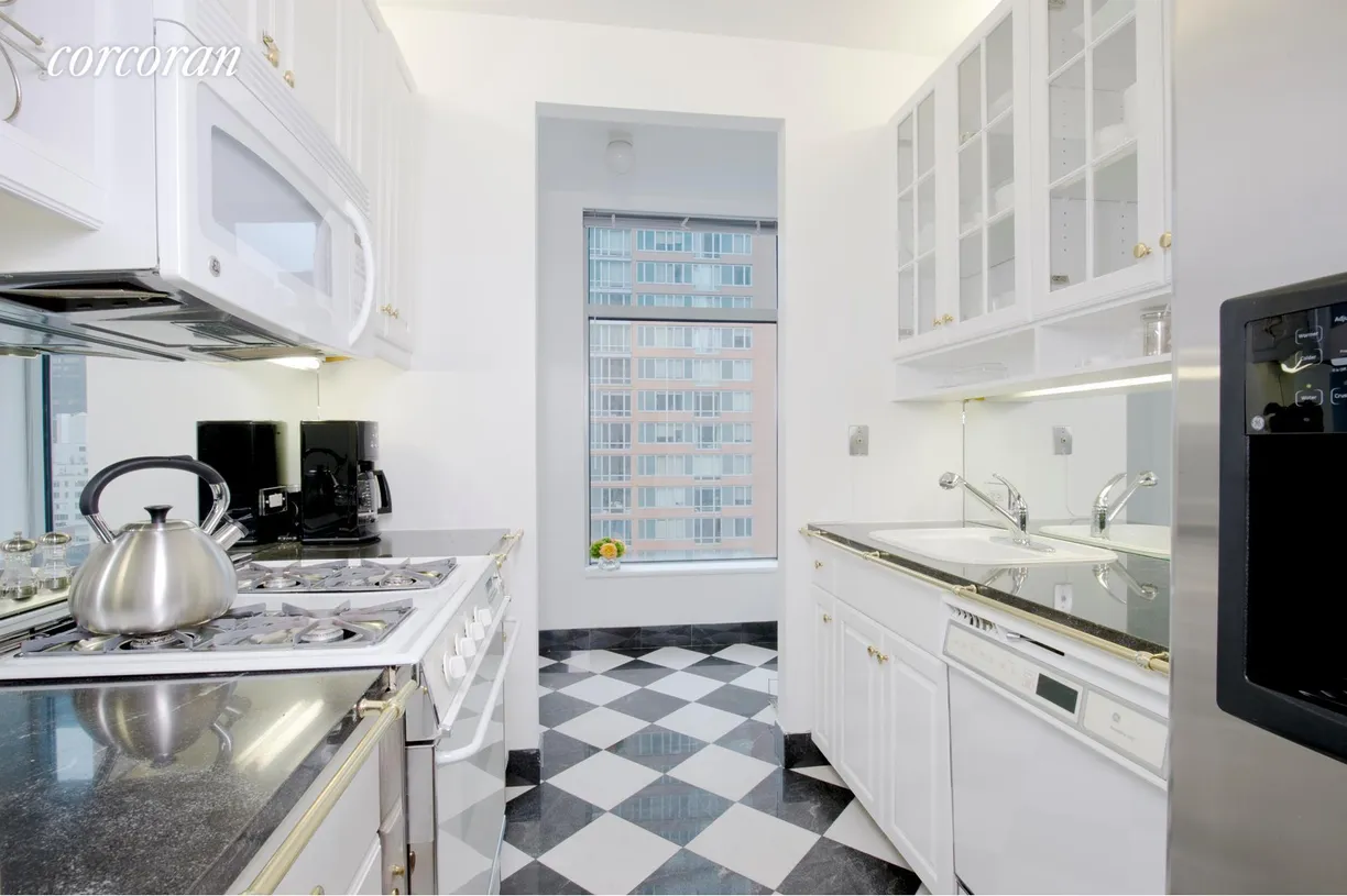 New York City Real Estate | View 250 East 54th Street, 14F | room 1