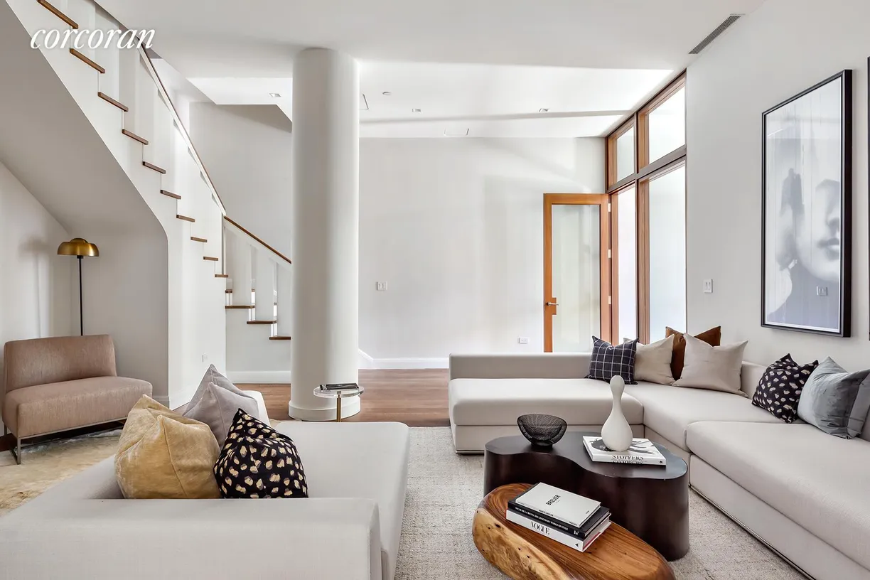 New York City Real Estate | View 150 Charles Street, 1BN | room 1