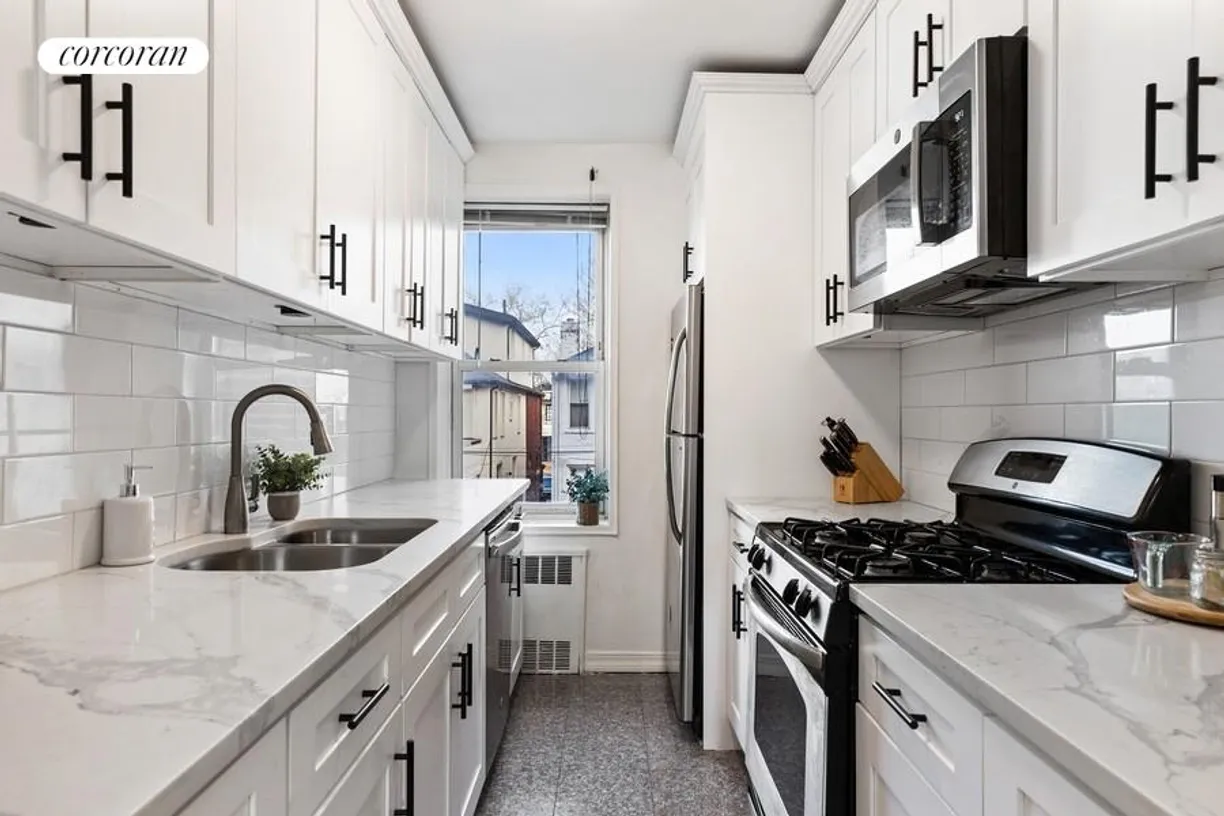 New York City Real Estate | View 367 Avenue S, 2A | 2 Beds, 1 Bath