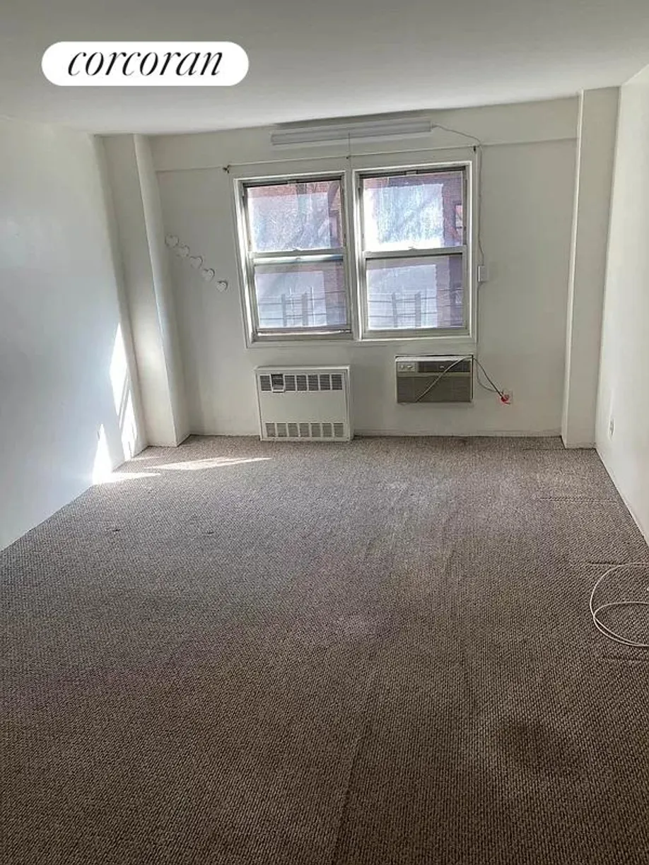 New York City Real Estate | View 160-10 89th Avenue, 4G | Bedroom
