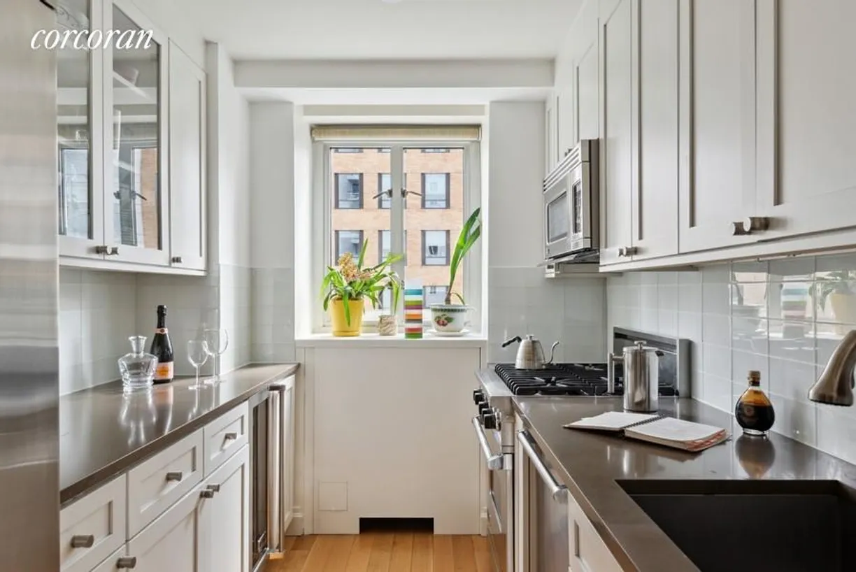 New York City Real Estate | View 200 East 66th Street, E903 | room 2
