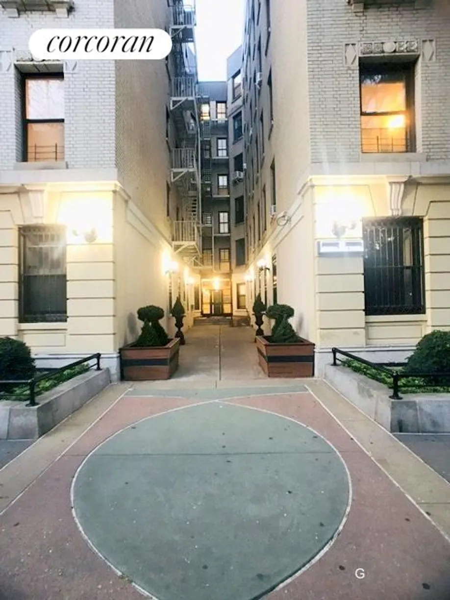 New York City Real Estate | View 35 Central Park North, 1AB | room 1
