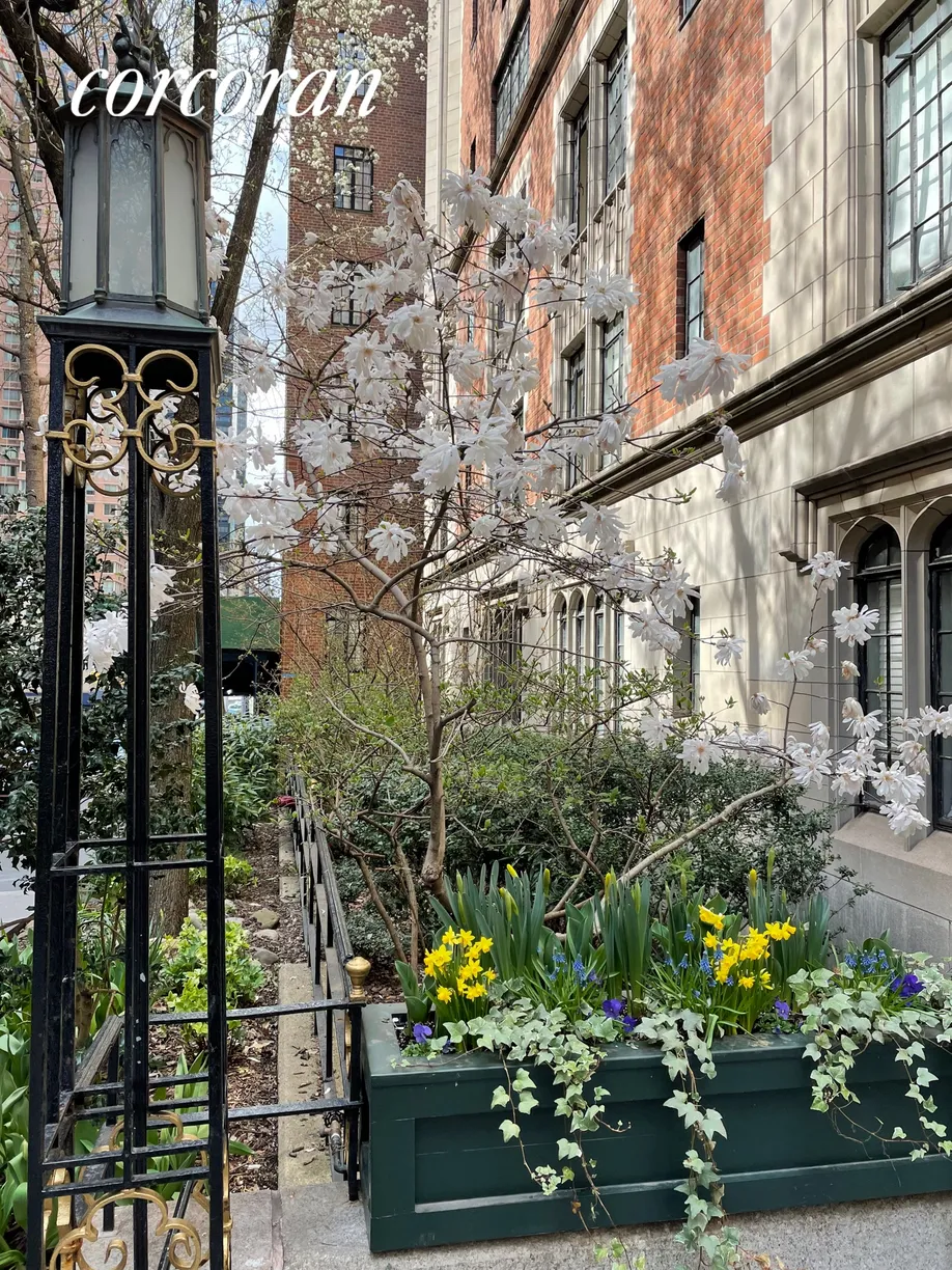 New York City Real Estate | View 325 East 41st Street, 703 | Essex Sidewalk Gardens