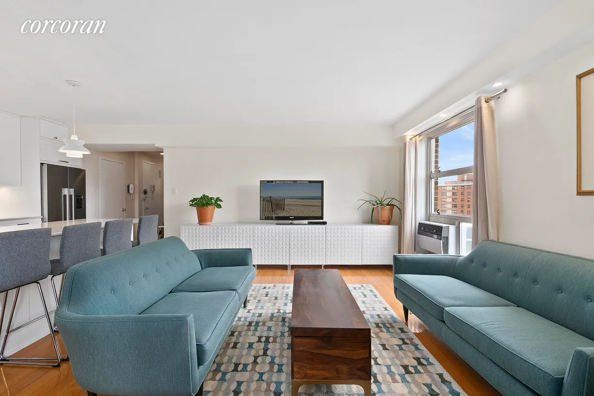 New York City Real Estate | View 100 LaSalle Street, 17F | Living Room