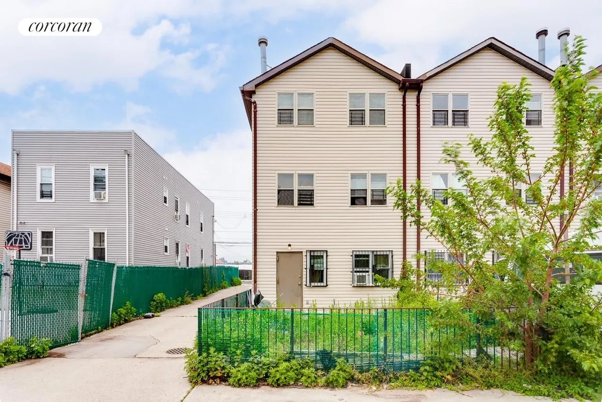 New York City Real Estate | View 713 Fountain Avenue | room 1