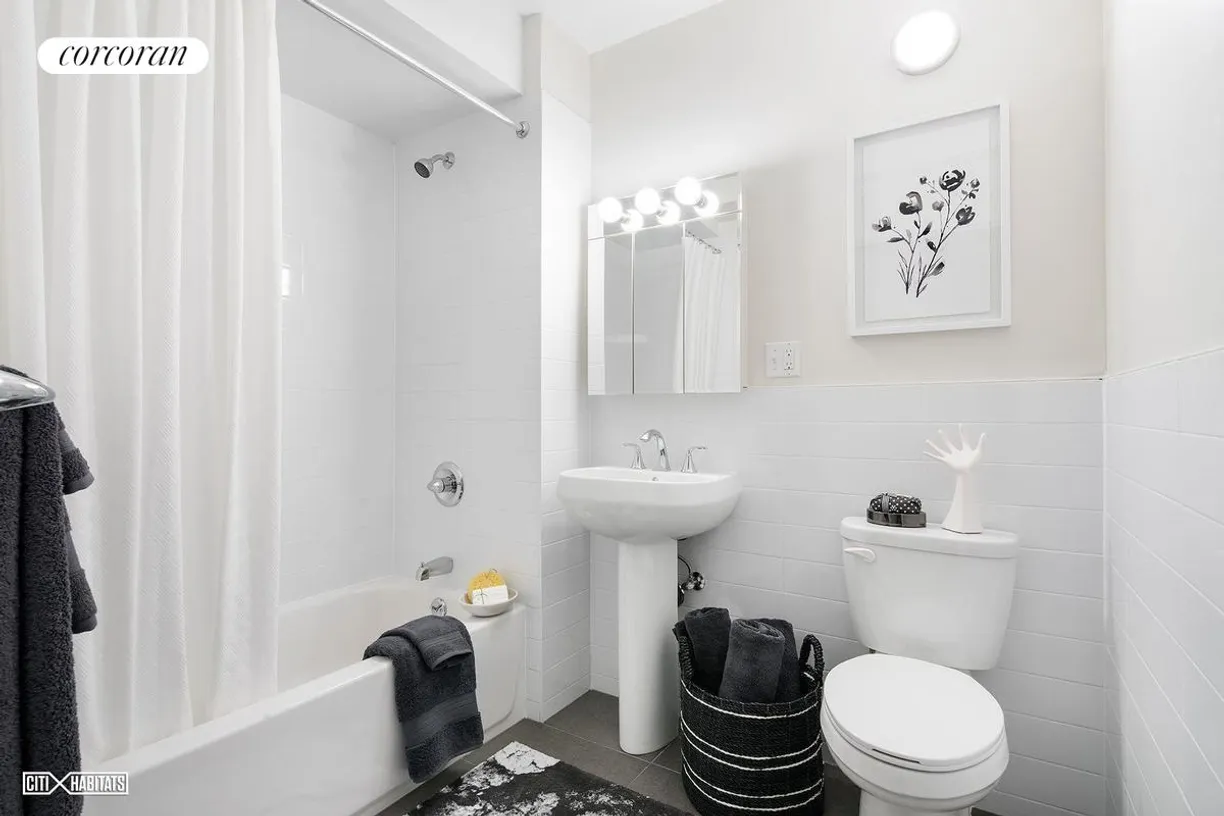 New York City Real Estate | View 33 Lincoln Road, 6A | room 3 | View 4