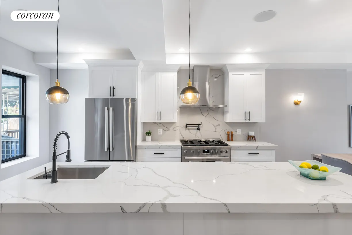 New York City Real Estate | View 365 Hawthorne Street | room 2