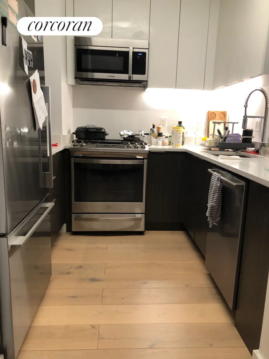 New York City Real Estate | View 275 Park Avenue, 2K | room 2 | View 3