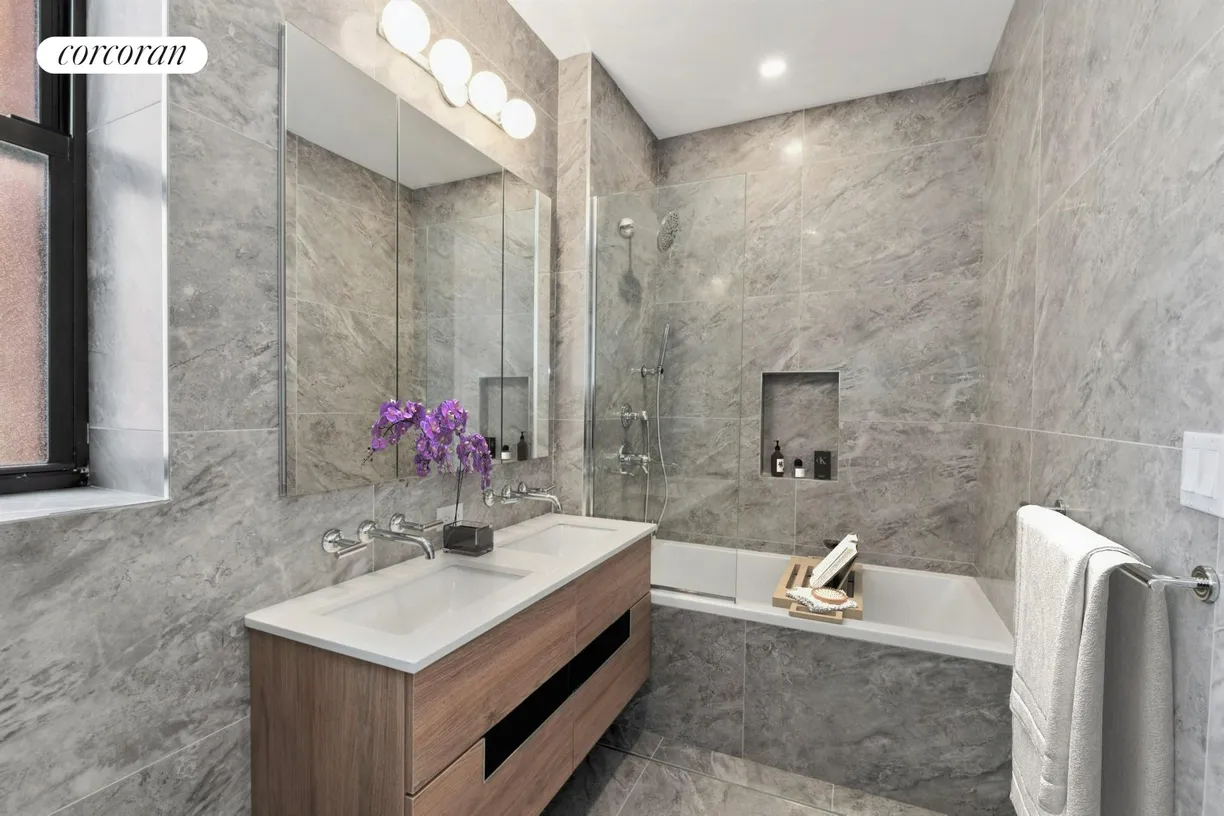 New York City Real Estate | View 101 West 72Nd Street, PHA | room 9 | View 10