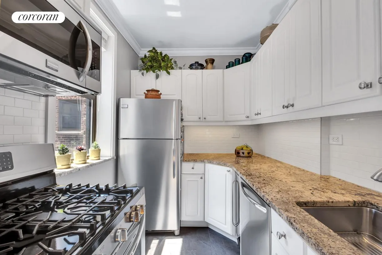 New York City Real Estate | View 45 Park Terrace West, 5G | room 1