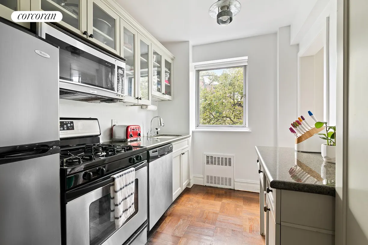 New York City Real Estate | View 130 8th Avenue, 4B | room 2