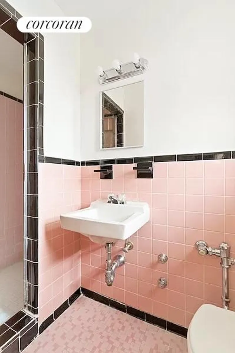 Other US Real Estate | View 480 Riverdale Avenue, 4K | room 2