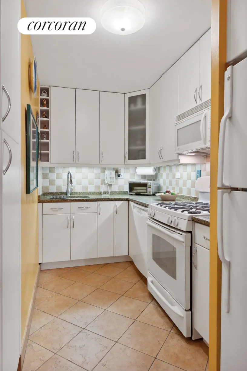 New York City Real Estate | View 15 West 72nd Street, 2R | Kitchen