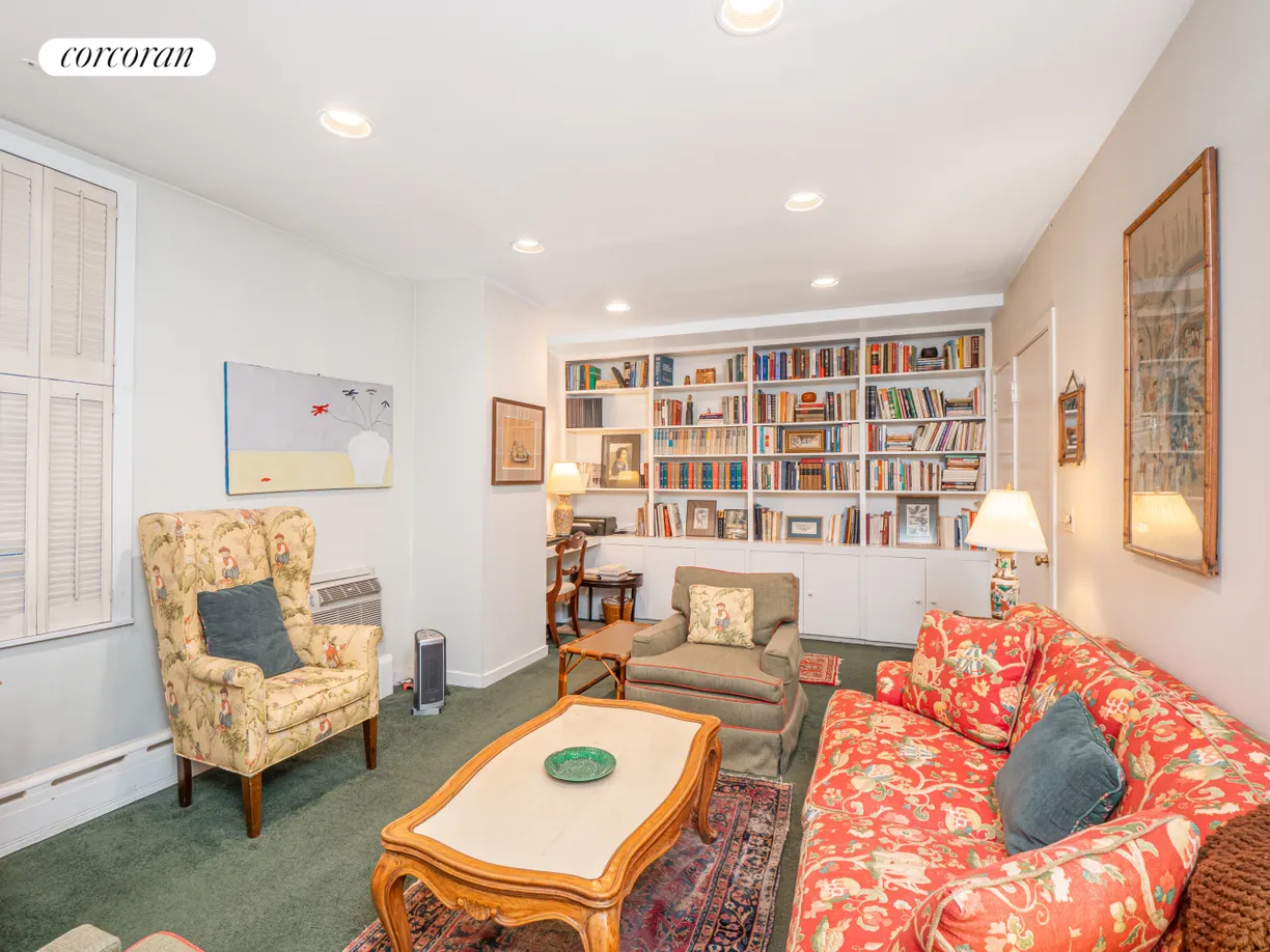New York City Real Estate | View 940 Park Avenue, GFW | room 1 | View 2
