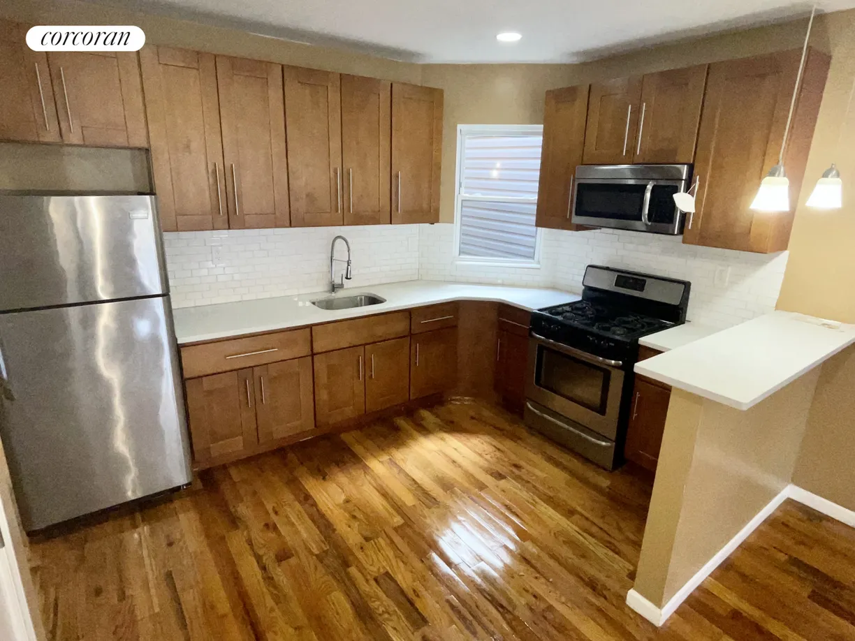New York City Real Estate | View 1381 Clay Avenue, 1STFL | 3 Beds, 1 Bath