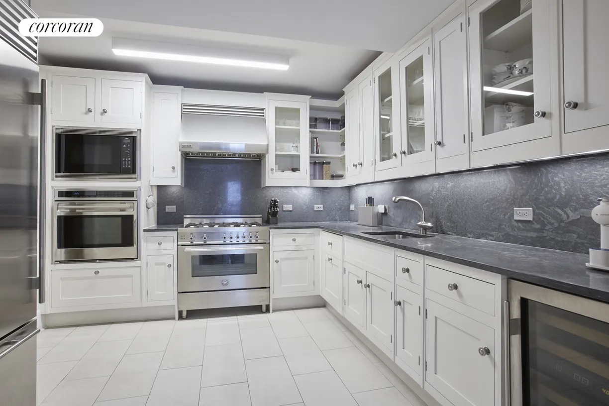 New York City Real Estate | View 530 Park Avenue, 15B | room 5 | View 6