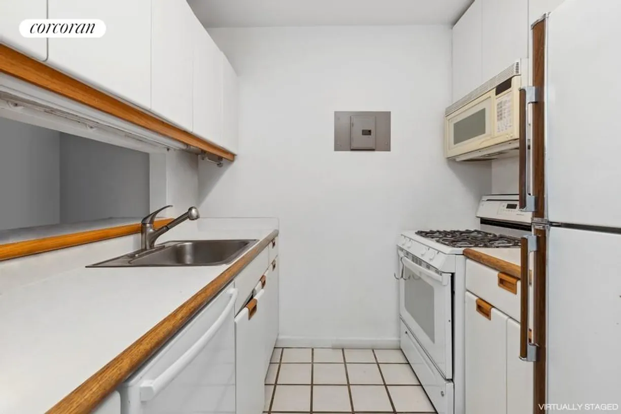 New York City Real Estate | View 45 West 67th Street, 21C | Kitchen