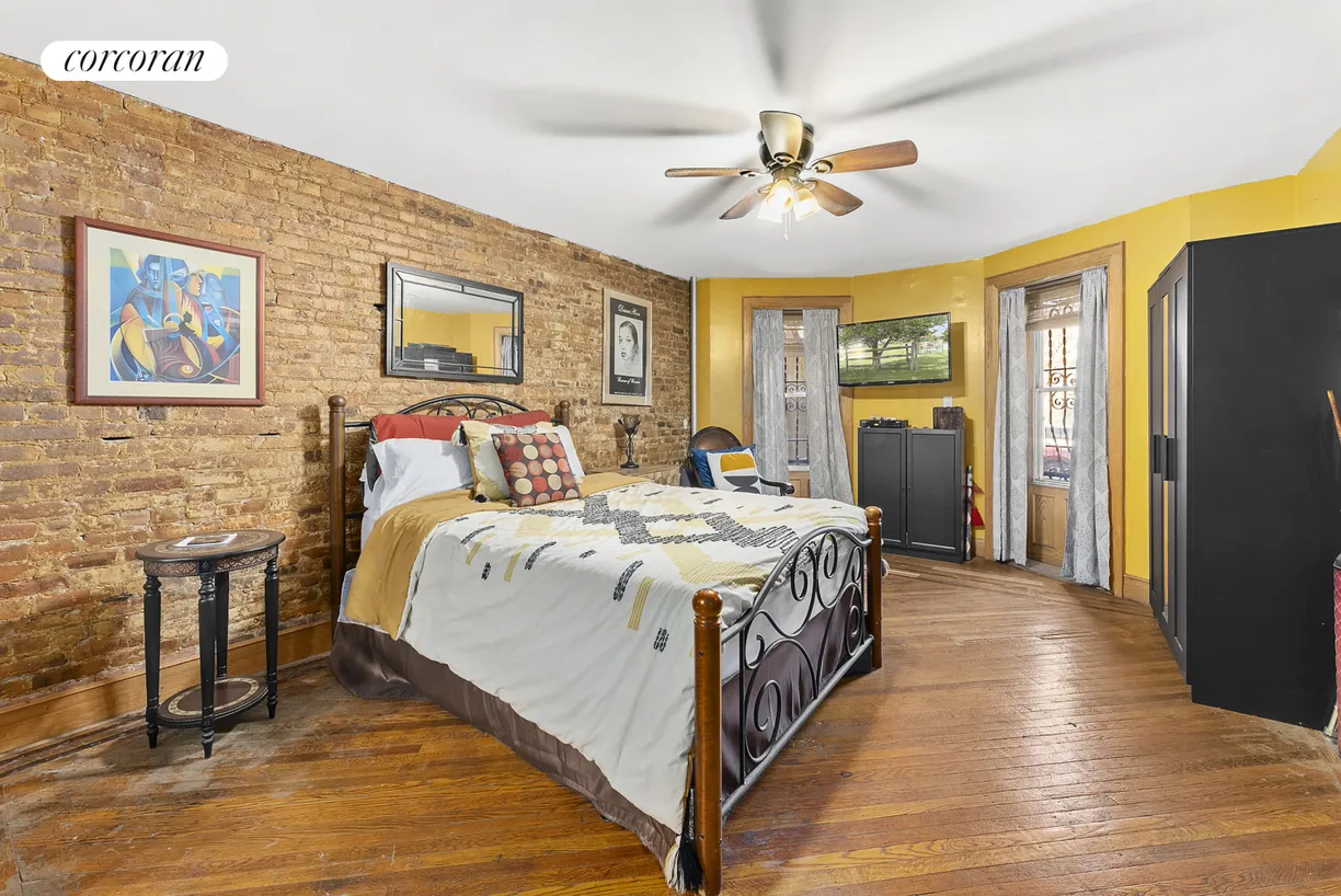 New York City Real Estate | View 658 Eastern Parkway | room 2