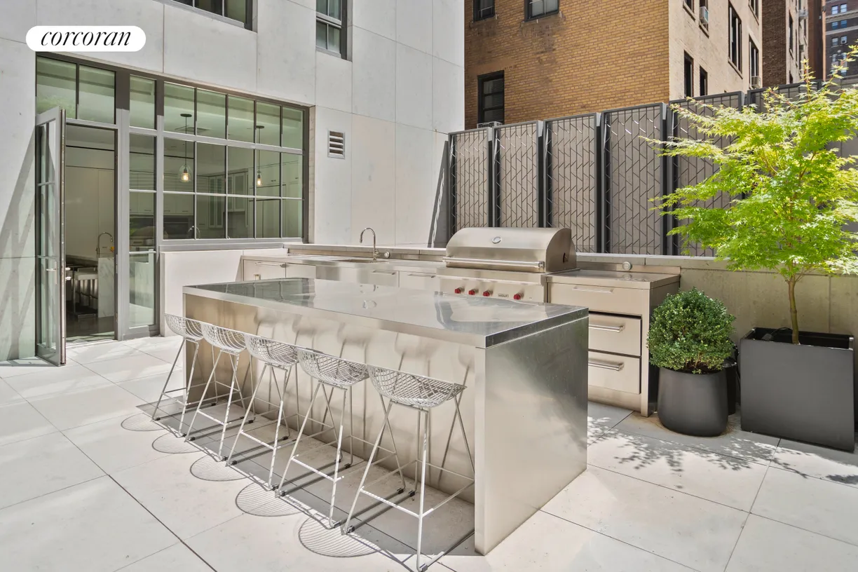 New York City Real Estate | View 60 East 86th Street, T/H | room 2
