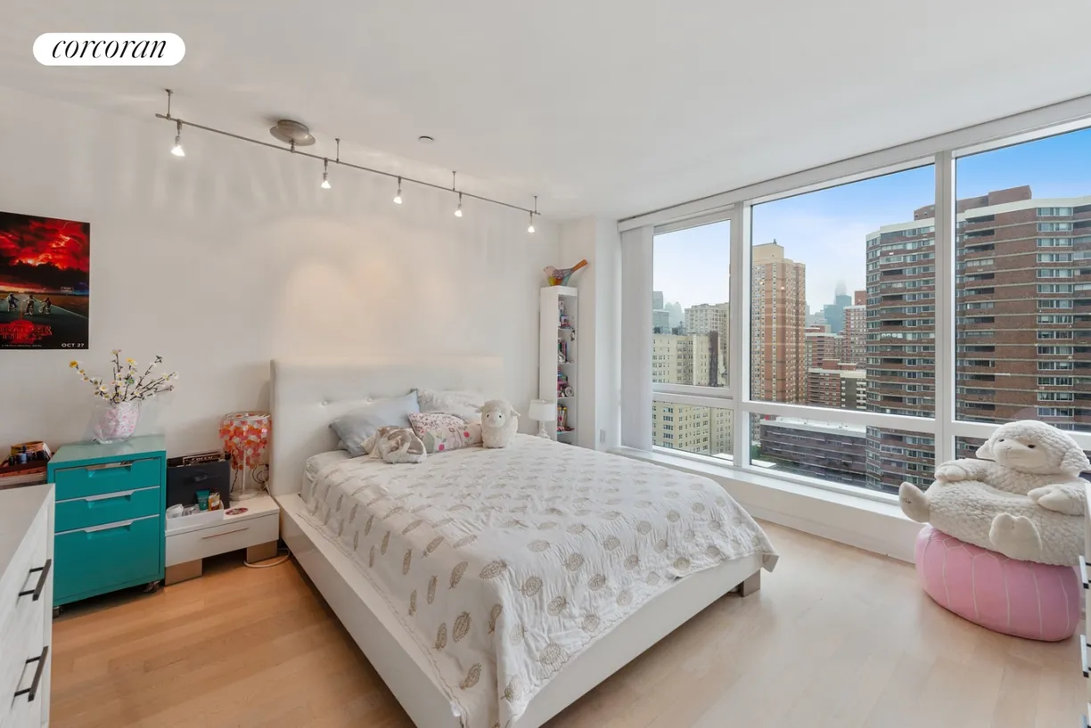New York City Real Estate | View 340 East 23rd Street, PH1C | room 2