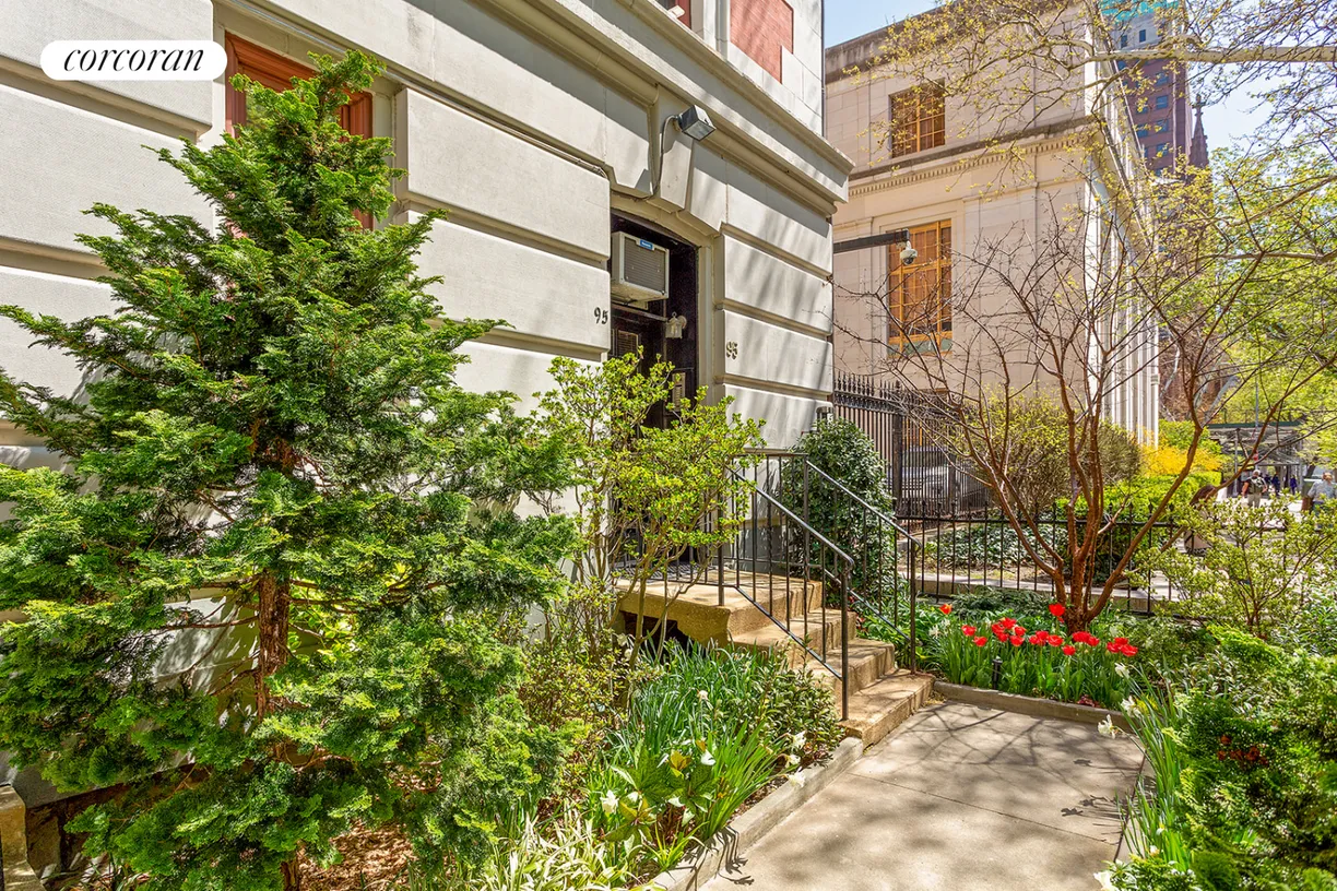 New York City Real Estate | View 95 Pierrepont Street, 1CD | Entryway | View 13