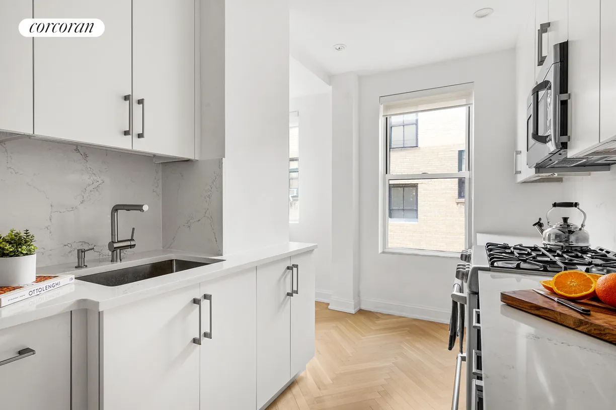 New York City Real Estate | View 90 8th Avenue, 6B | room 2