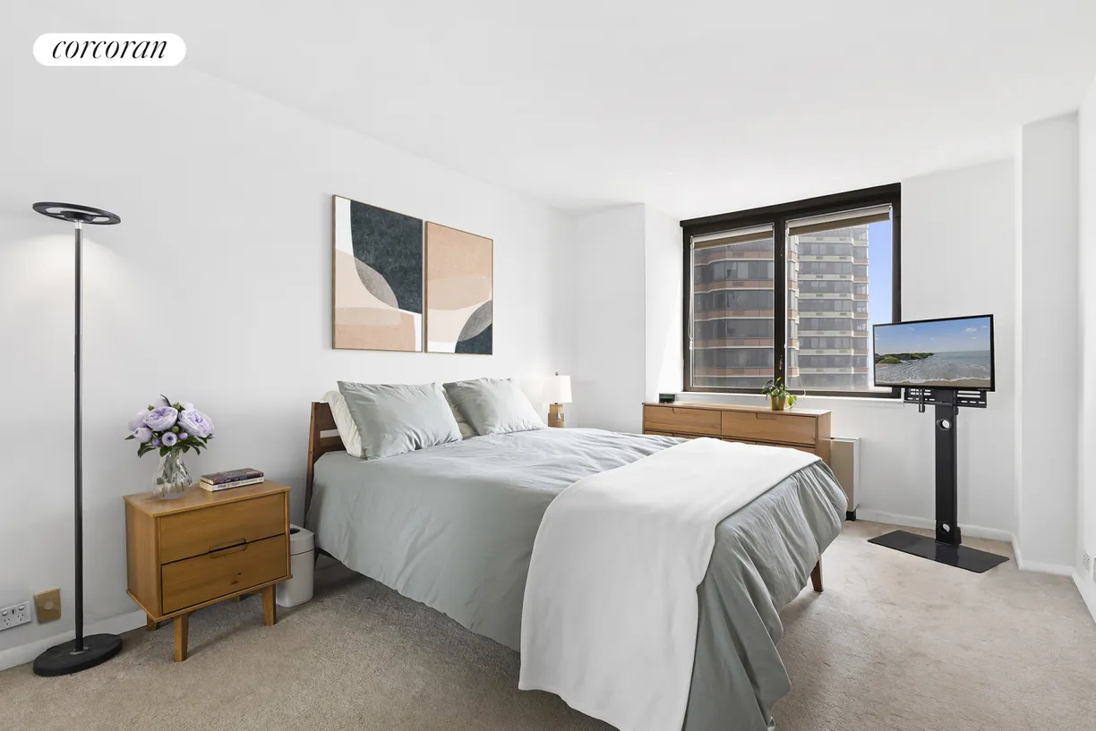 New York City Real Estate | View 630 First Avenue, 14R | room 2