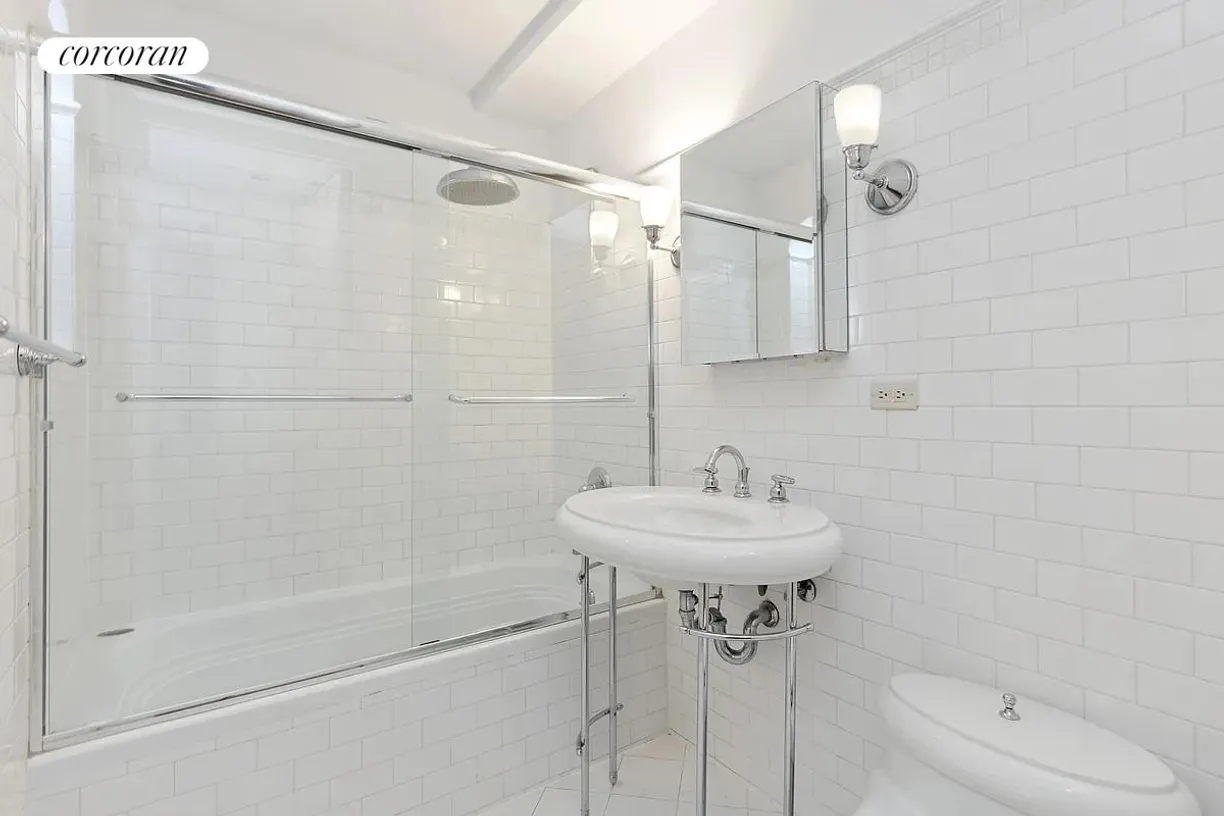 New York City Real Estate | View 24 West 45th Street, 7 | 1 Bed, 2 Baths
