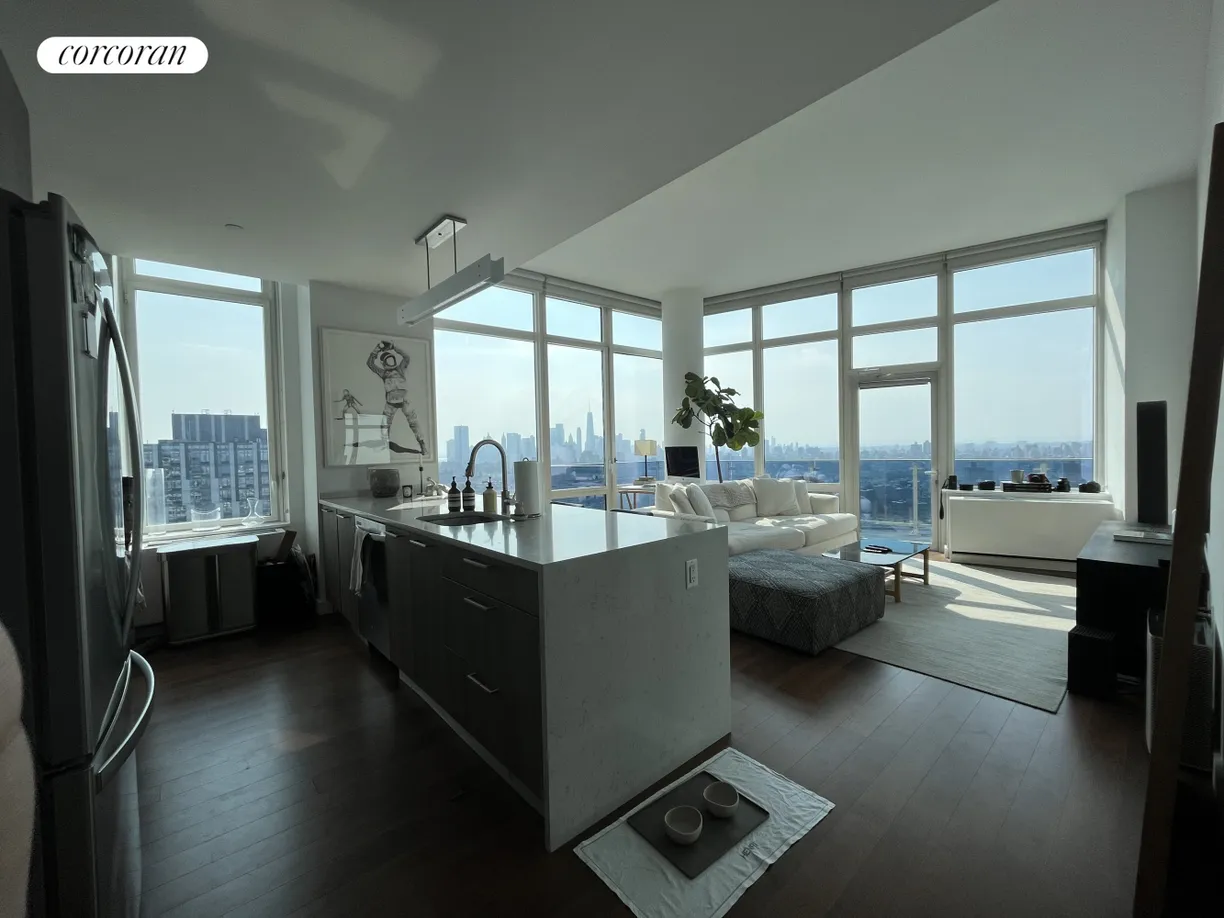 New York City Real Estate | View 2 North 6th Place, 40C | room 1