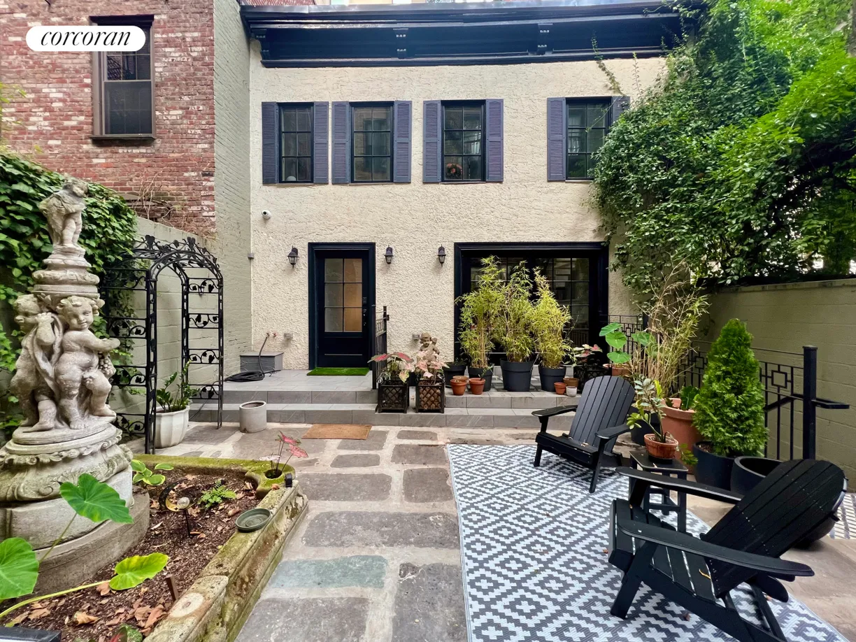 New York City Real Estate | View 405 West 44th Street, CARRHOUSE | 2 Beds, 3 Baths