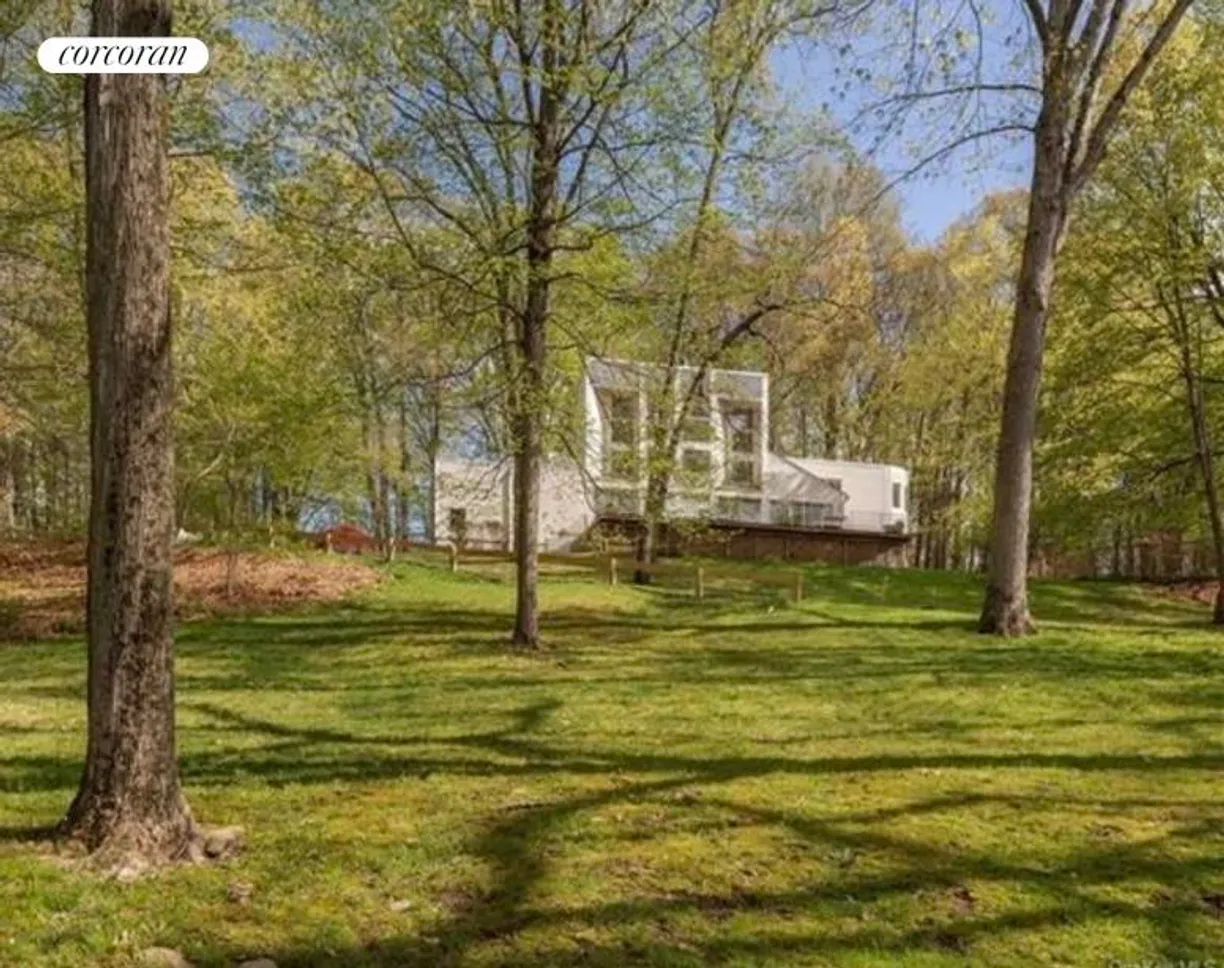 Other US Real Estate | View 318 Titicus Road | Facade