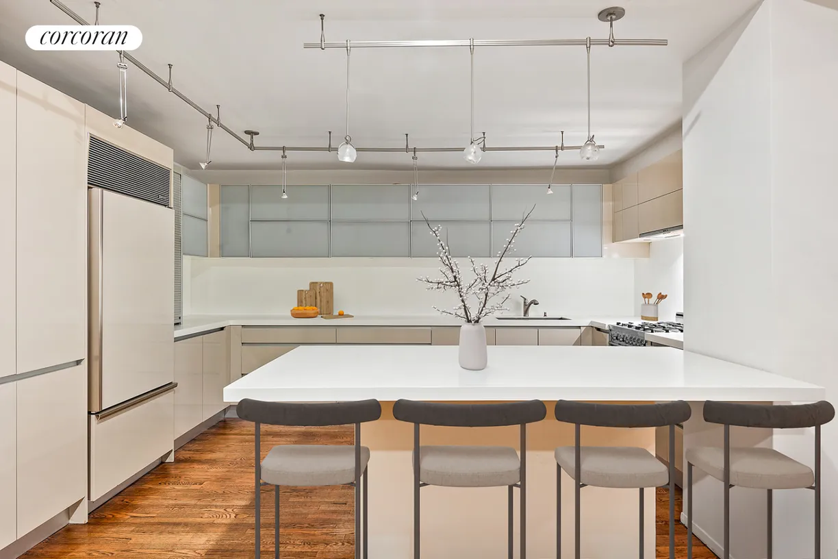 New York City Real Estate | View 176 Broadway, 3D | room 1