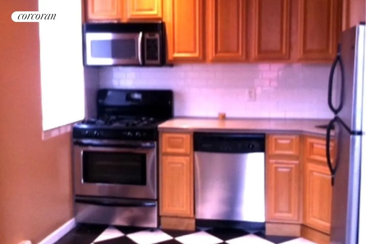 New York City Real Estate | View 497 Greene Avenue, 3 | room 2