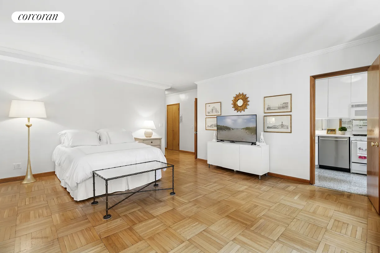 New York City Real Estate | View 116 Central Park South, 10G | room 1