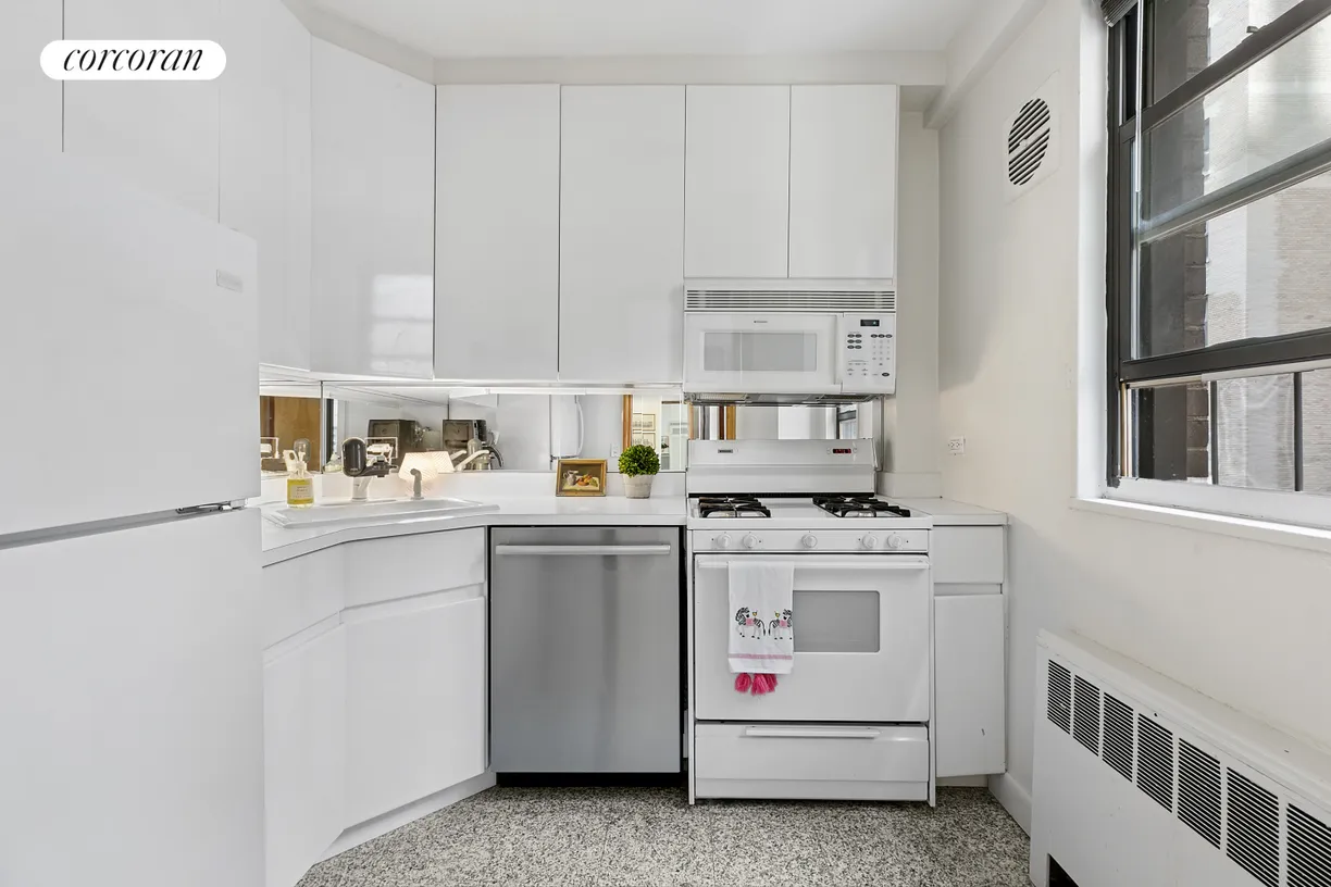 New York City Real Estate | View 116 Central Park South, 10G | room 2