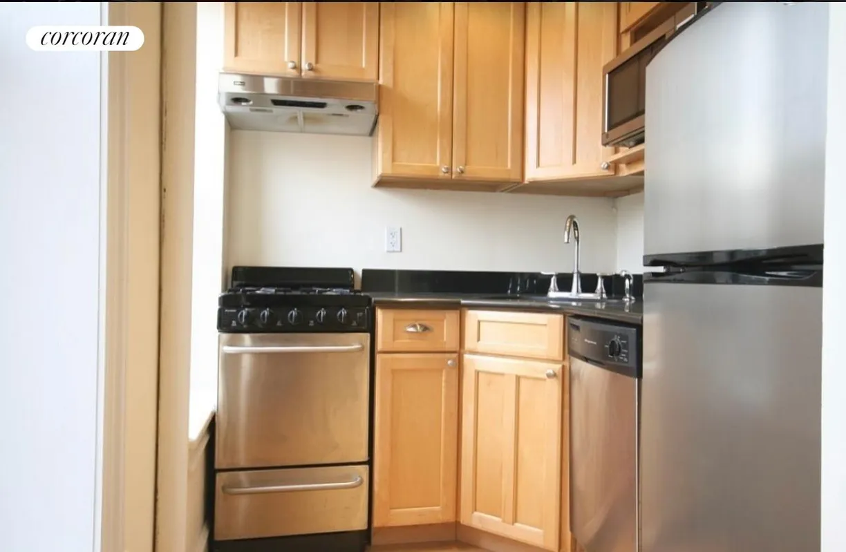 New York City Real Estate | View 365 Hoyt Street, 3 | room 2