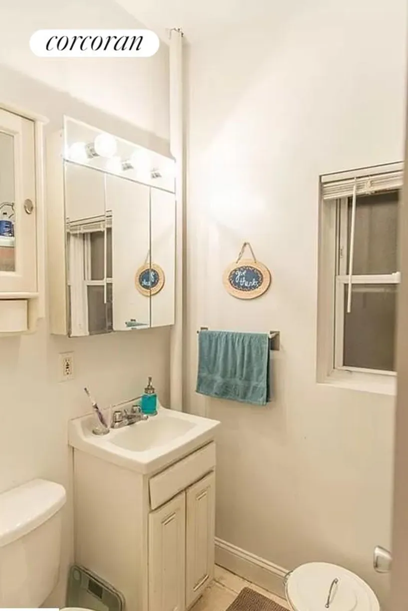 New York City Real Estate | View 38 Morton Street, 2A | Full Bathroom