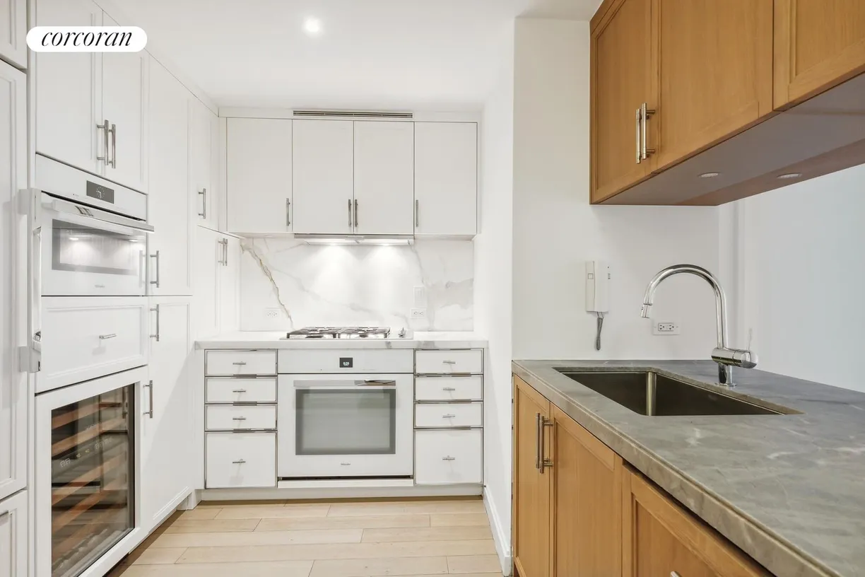 New York City Real Estate | View 212 Warren Street, 3R | 2 Beds, 2 Baths