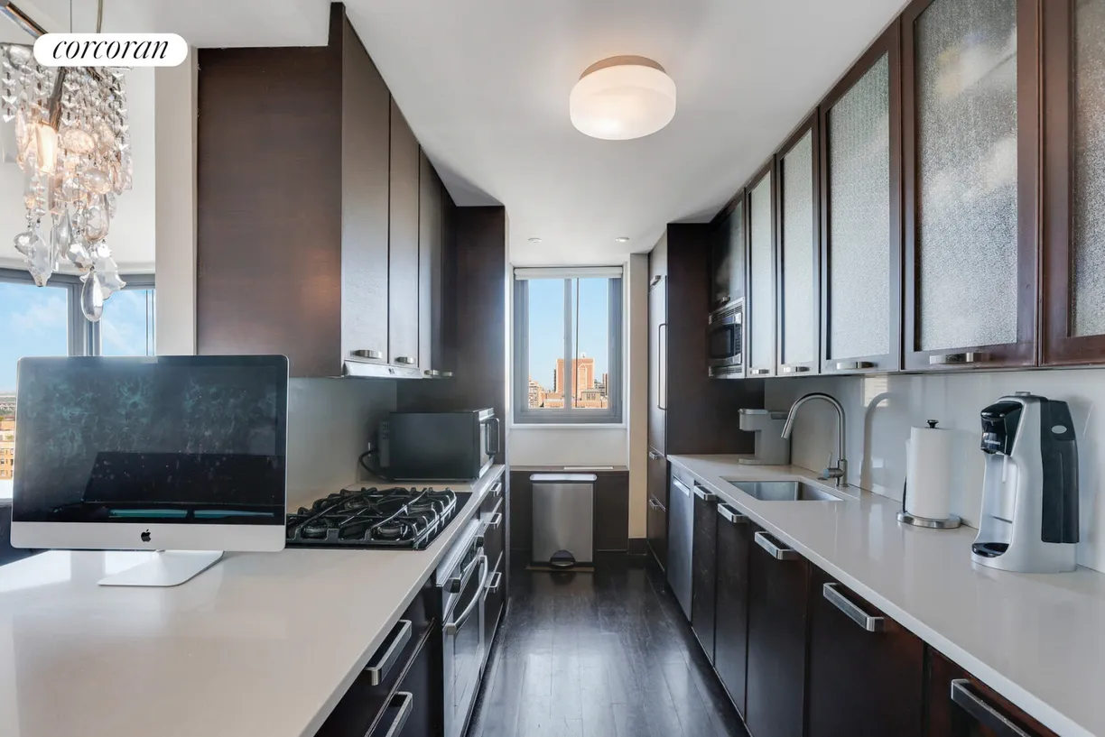 New York City Real Estate | View 40 East 94th Street, 21F | room 2