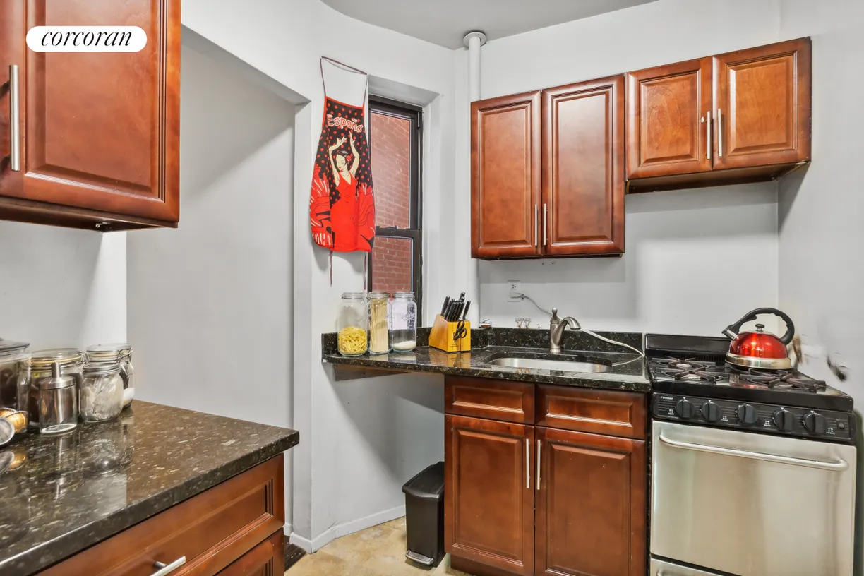 New York City Real Estate | View 403 East 77th Street, 6 | room 1